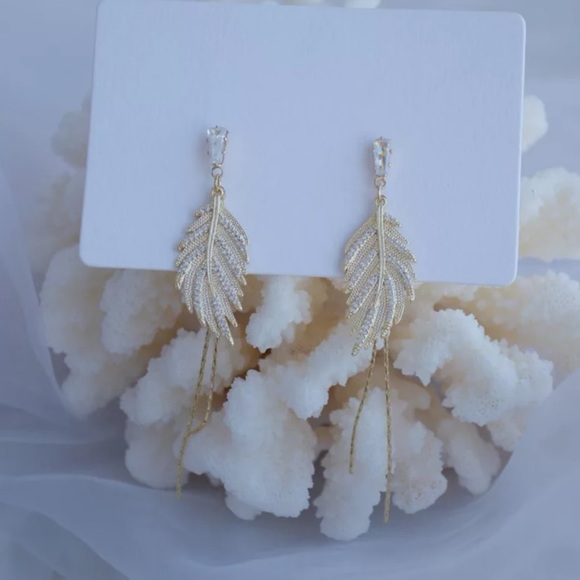 Gold plated tassels feathers 🪶 earrings - Picture 5 of 5